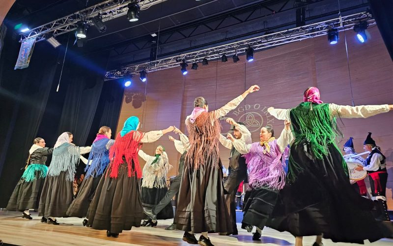 As Letras Galegas, música, teatro, cine e exposicións para este maio cultural do concello do Carballiño.