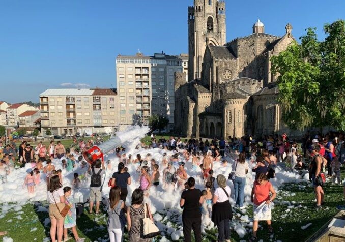 Festa da auga, da escuma, xincana e festa holly: o divertido menú da Semana Grande para Pequenos no verán carballiñés