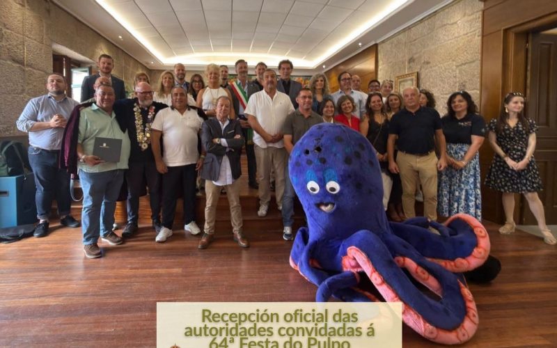 O Carballiño da a benvida ás representacións institucionais de Lanzarote, Noventa Padovana, Mogán e Sevilla, na 64 Festa do Pulpo