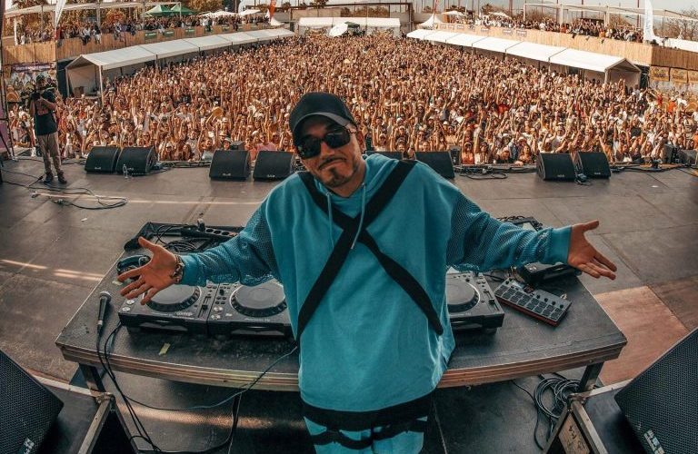 A Festa da Xuventude presenta un cartel de luxo encabezado polo afamado DJ Ballesteros, con 14 DJ e discomóbil A Gramola, para este domingo do pulpo nas Barcias